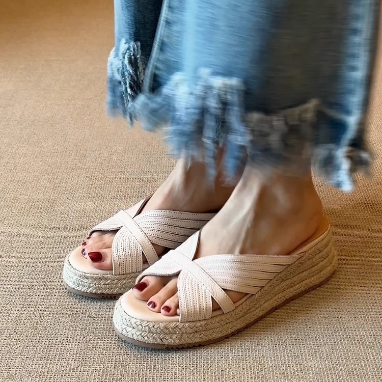 Fashionable straw universal sandals wedge heel for leisure
