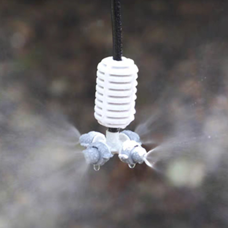 Cuatro salidas cruzada pulverización de atomización de enfriamiento pulverizador micro pulverizador de ahorro de agua base de pulverizador de riego humidificación de atomización humidificación