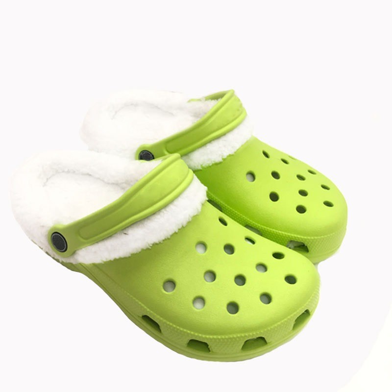 2025 zapatos clásicos para hombres y mujeres con una estrella de veludo ligera antideslizante caliente versátil zapatillas de playa al por mayor