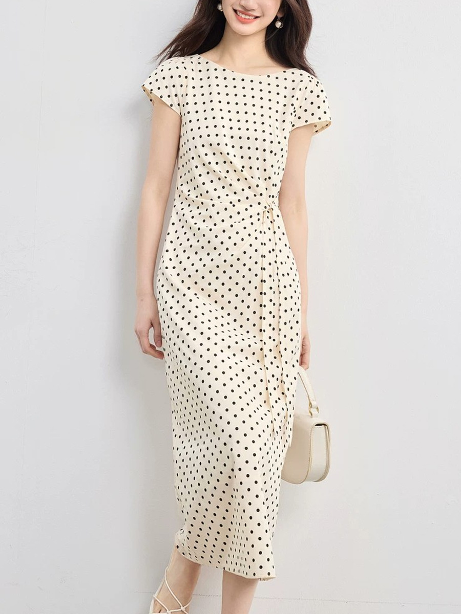 Váy maxi chữ A thắt eo họa tiết chấm bi đen trắng tay ngắn xẻ tà — Điểm đen Apricot Bottom