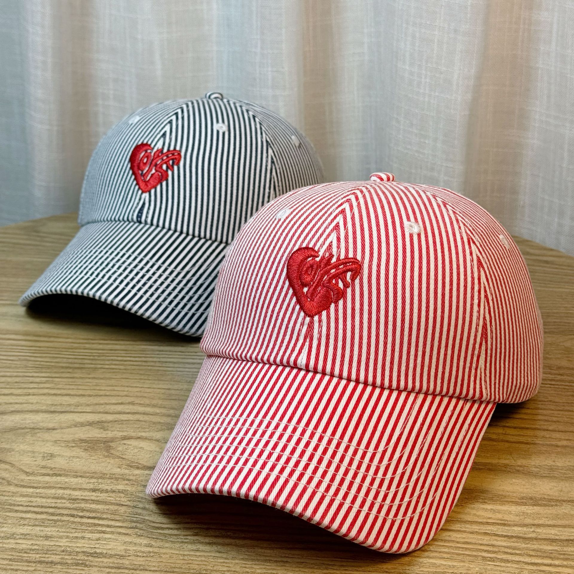 spring and summer new camouflage color printing letters baseball hat men‘s and women‘s ripped wind sun-proof hip-hop street peaked cap tide