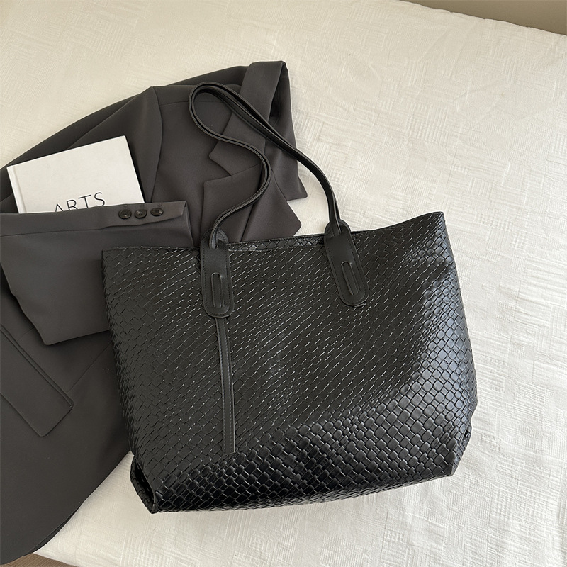 Retro tejido de gran capacidad ocio 2024 nuevo estilo coreano simple color sólido bolso de hombro debajo de la axila para mujeres