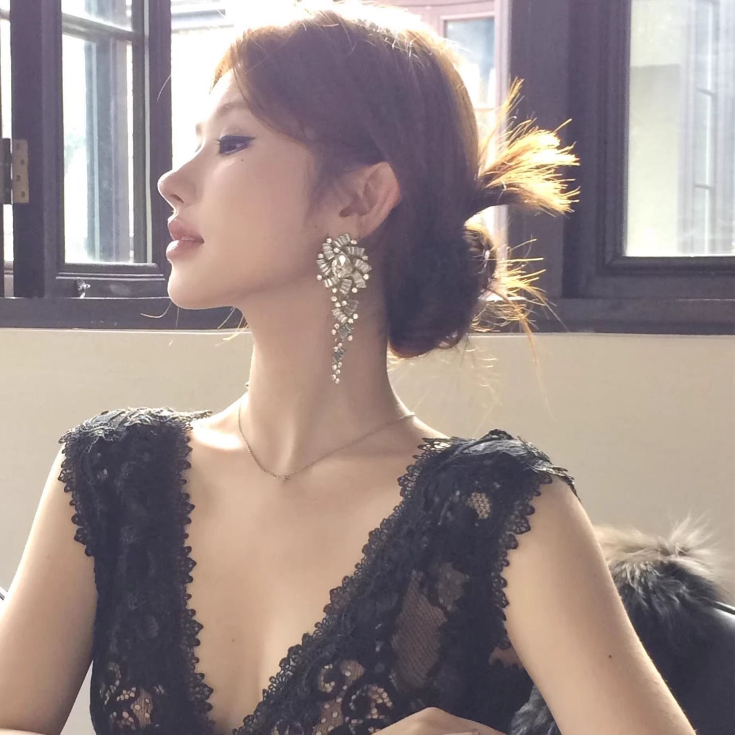 슈퍼 스파클링 풀 다이아몬드 플라워 중공업 귀걸이 [쌍]