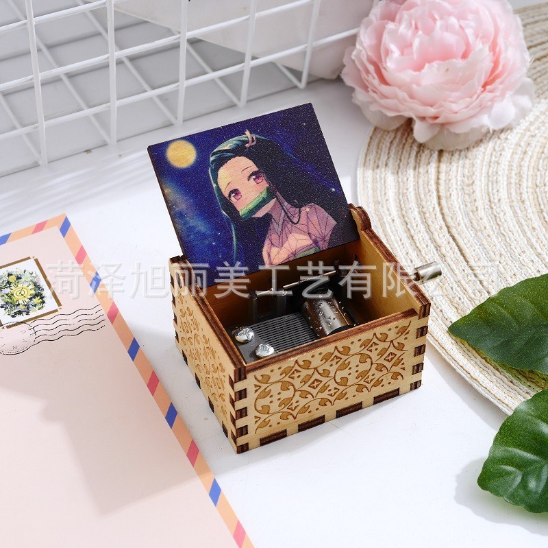 木製オルゴール鬼滅の刃カラー印手揺オルゴール誕生日プレゼントレーザー彫刻置物プレゼント