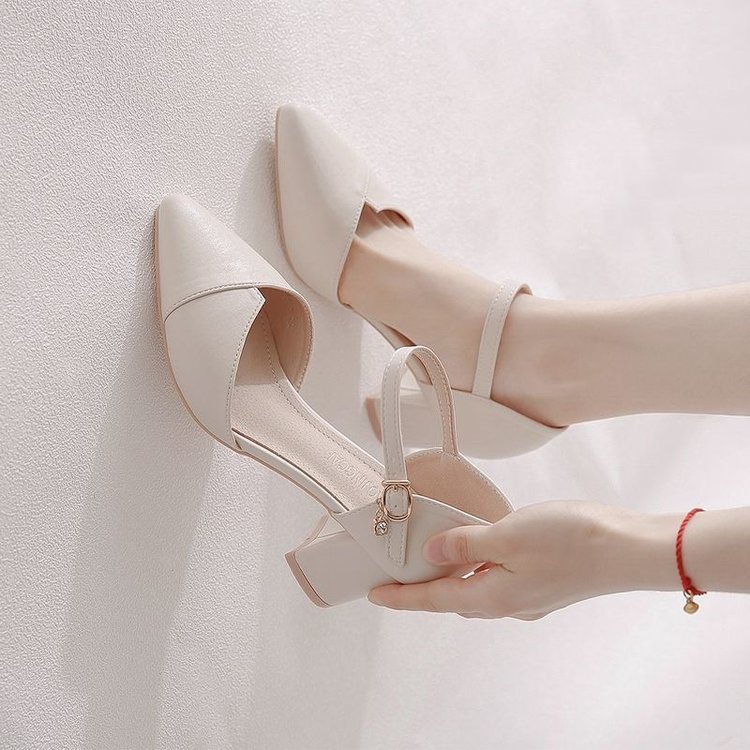 Sandalias de Punta cerrada para mujeres 2024 primavera y verano nuevo todo partido señaló hueco francés Mary Jane grueso tacón alto vestido zapatos individuales