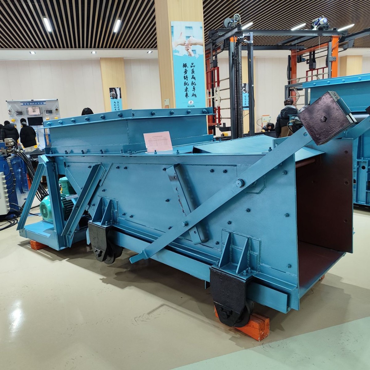 GLW590/18.5往复式给煤机防溃仓系统改造   煤仓往复式给煤机放溃