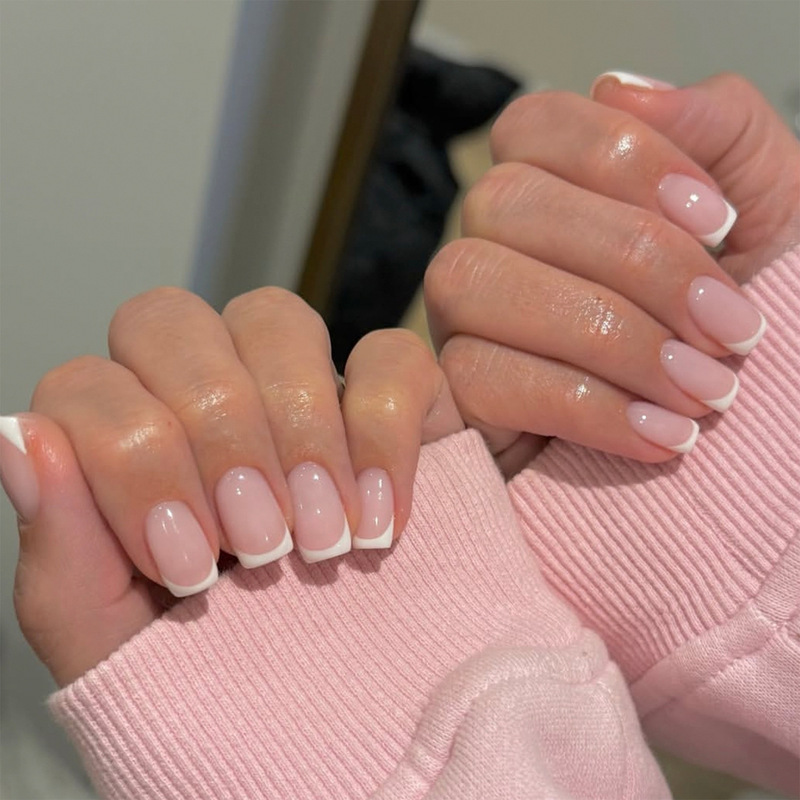 Simple white French-style short square press-on nails that enhance skin tone, wearable fake nails, wholesale nail pieces Simple white French-style short square press-on nails that enhance skin tone, wearable fake nails, wholesale nail pieces