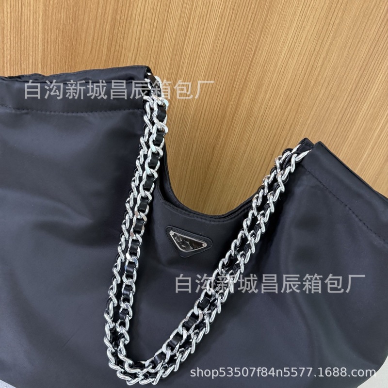 跨境2025新品普单肩斜挎包三角女包批发代发水桶包大托特包包袋|undefined