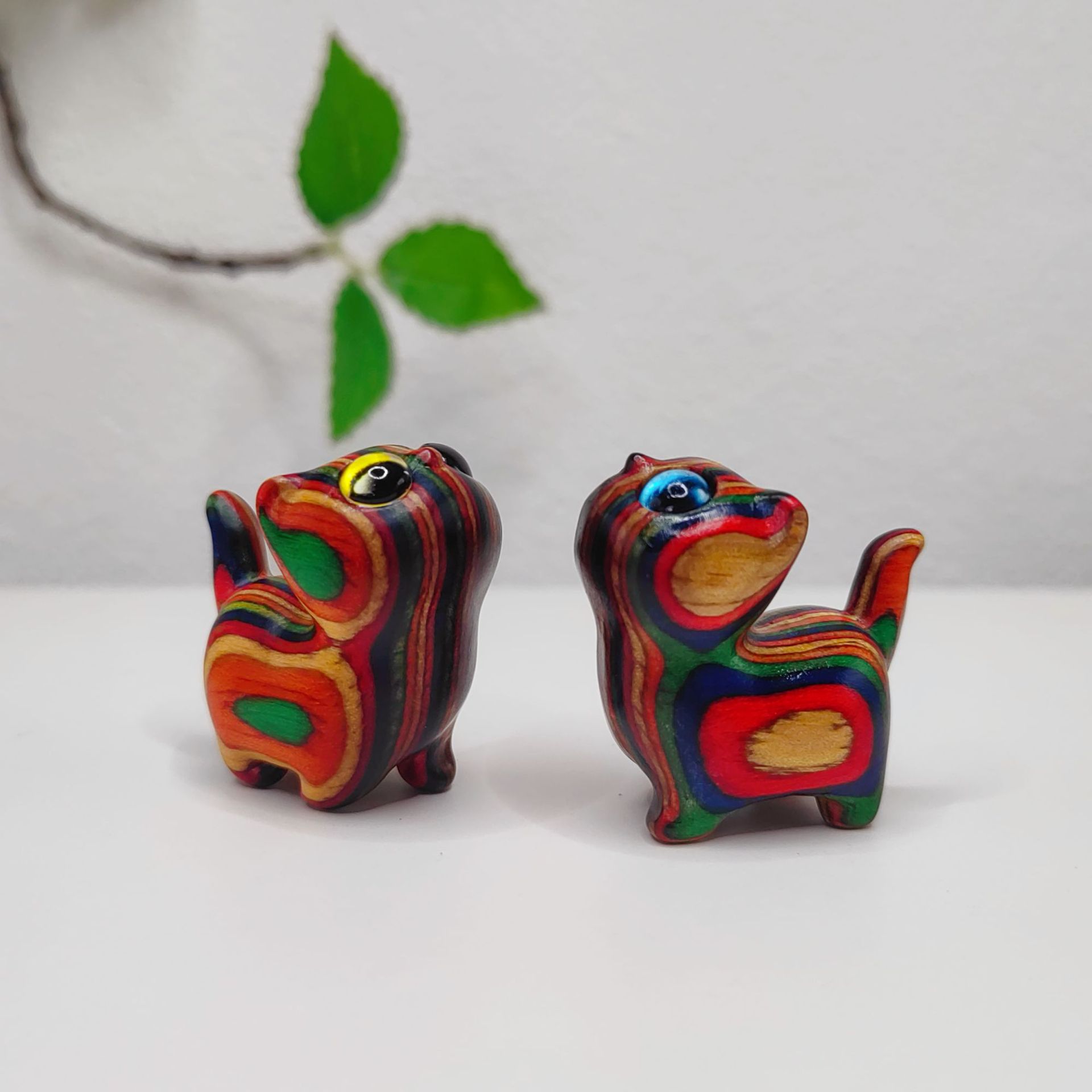 Arco iris gato tallado curioso gato mango adornos adornos de automóviles tallado animal creativo simple regalo de cumpleaños