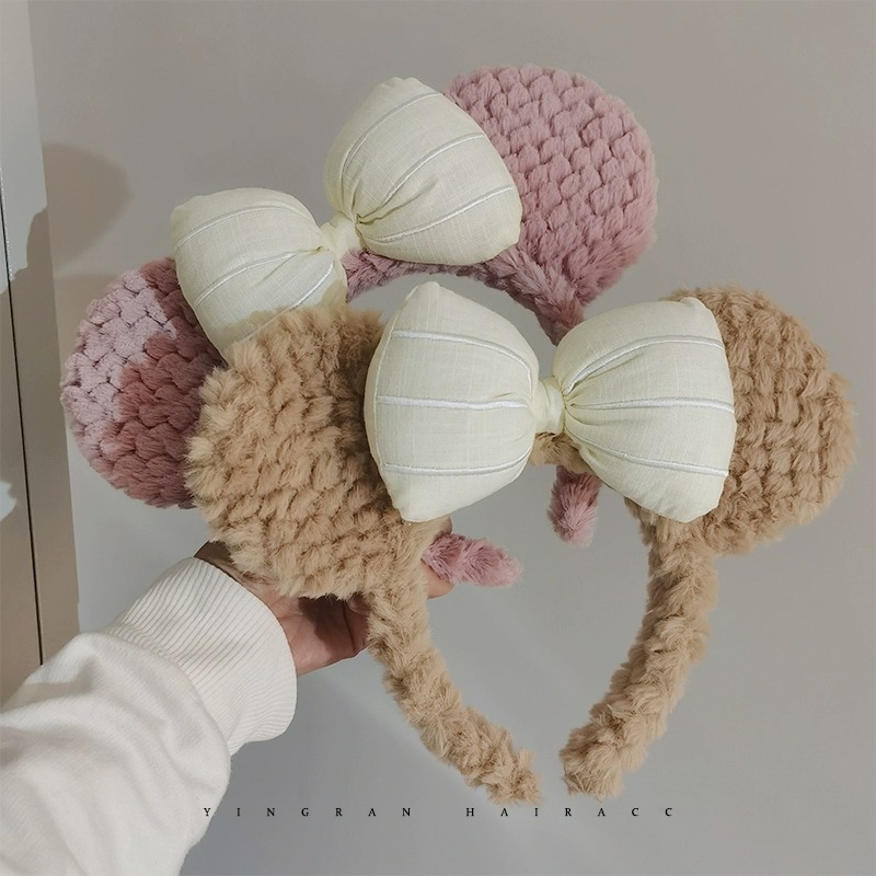 Cartoon headband with bow