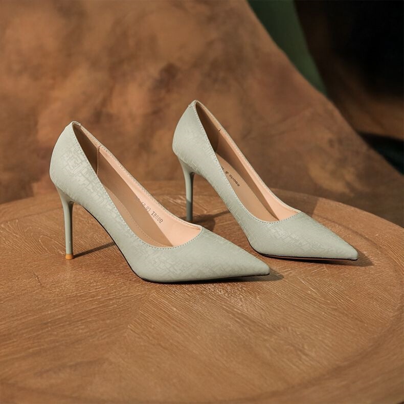 Green High Heels with Thin Heels and Pointed Toes, New Style, Versatile for Everyday Wear, Comfortable and Not Tiring on the Feet, New Style Single Shoes, French Style for Young Girls