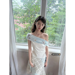 女性の夏の純粋な欲望スタイルのスプライシングワンショルダー半袖Tシャツトップとハイウエストスリムチェック柄スプライシングスカートのセット