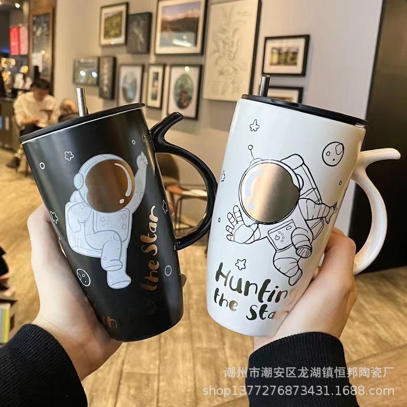 Cosmonauta paseo cosmológico Capacidad de dibujos animados espacio taza de agua de cerámica Regalos de acompañante de eventos de vacaciones