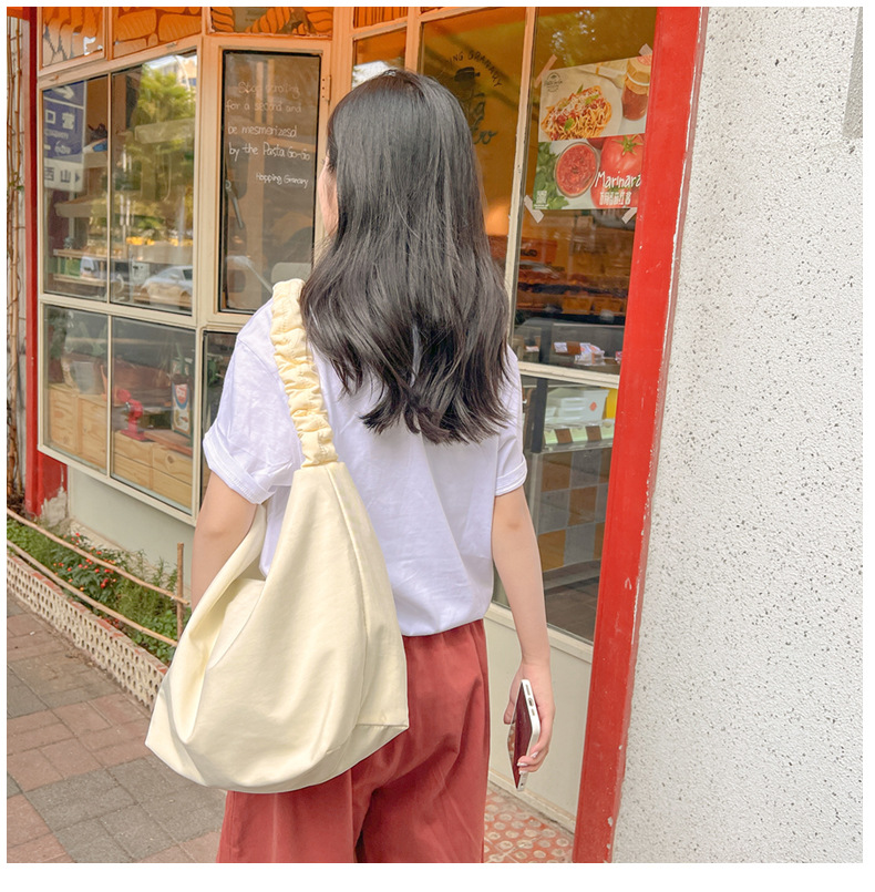 A new large-capacity women's single-shoulder bag with cross-border fashion and simplicity, a fresh and artistic crossbody bag, and a student commuting bag undefined