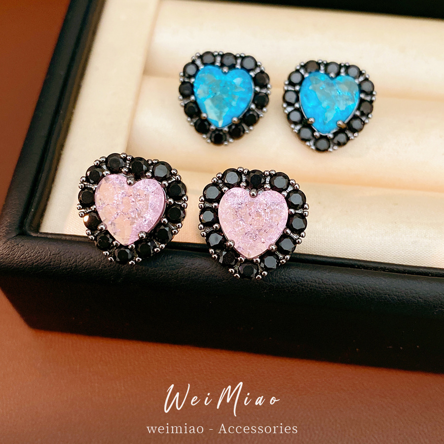 Aguja de plata Zircon amor pendientes de estilo dulce y fresco estilo de nicho de moda aretes ligeros de lujo alta sensación de aretes al por mayor