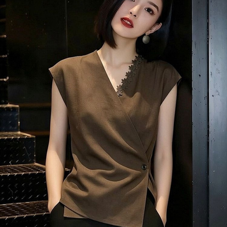 Pre-Sale Simple Irregular Vintage Shirt for Women, Summer 2026 New Stylish Versatile Short-Sleeve Design with a Unique Touch Pre-Sale Simple Irregular Vintage Shirt for Women, Summer 2026 New Stylish Versatile Short-Sleeve Design with a Unique Touch