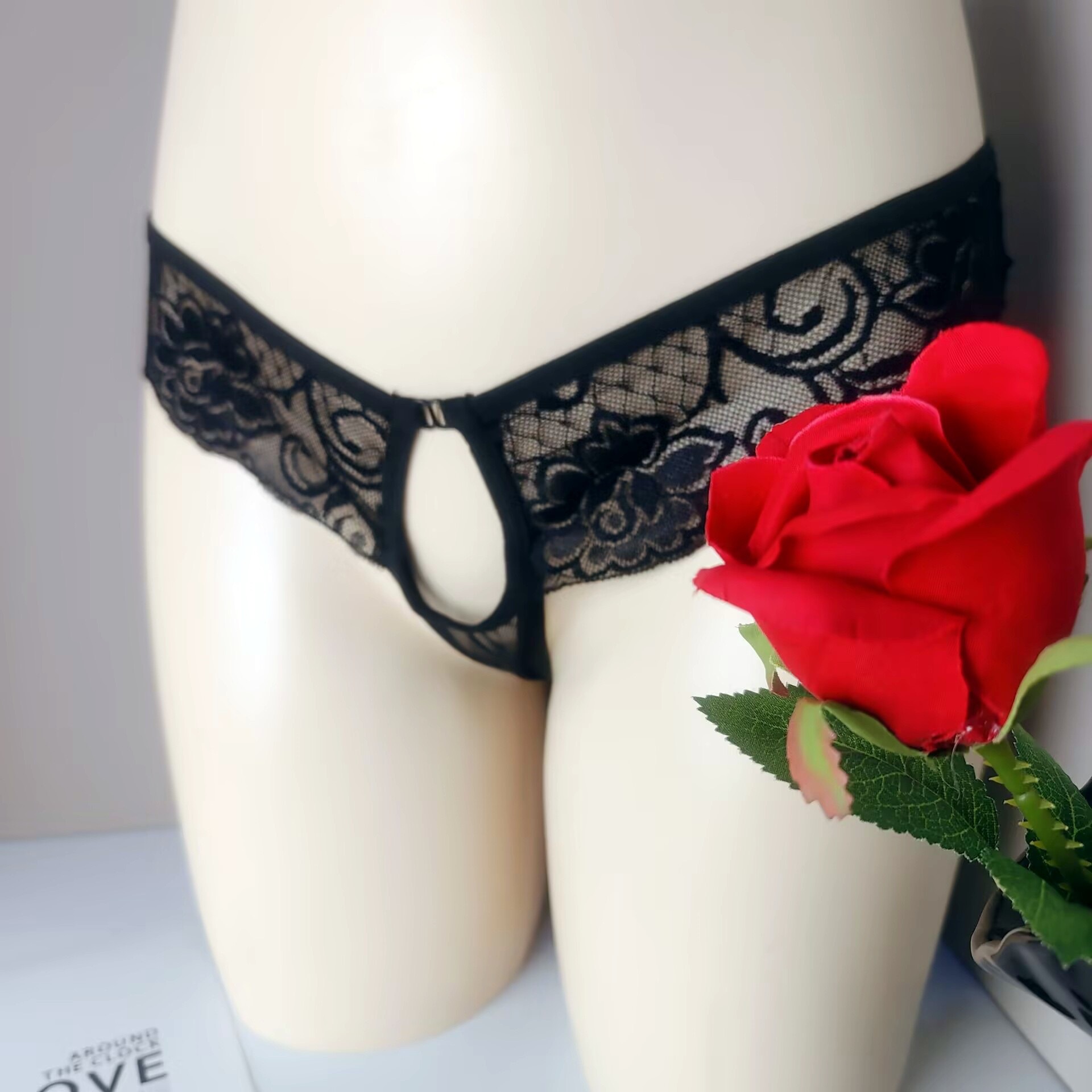 Sexy Lace Transparent Thong Underwear for Couples, Open Crotch, No Need to Take Off, Men's Erotic Temptation, Revealing Buttocks, Men's T-Pants