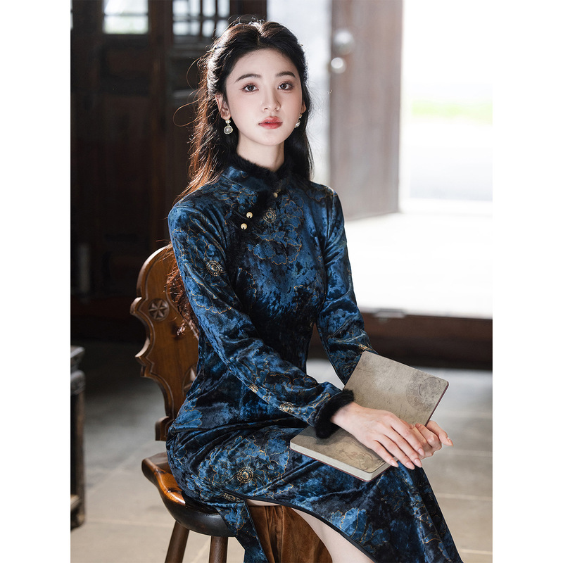 Blue Velvet Winter Clothing Fleece-Lined Thickeneded Chinese Style Long Long-Sleeved Cheongsam 2025 New Women's Retro Autumn and Winter