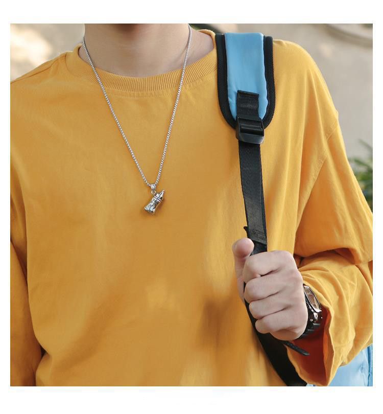 Halsband med mjölkflaska i titanstål för dam och herr_voghion.com