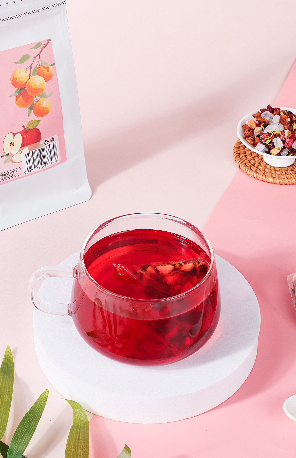 Peach Sweet Aroma Fruit Blend Tea (蜜桃甜香) — Cold-Brew Herbal Fruit Tea, 15 Sachets in use
