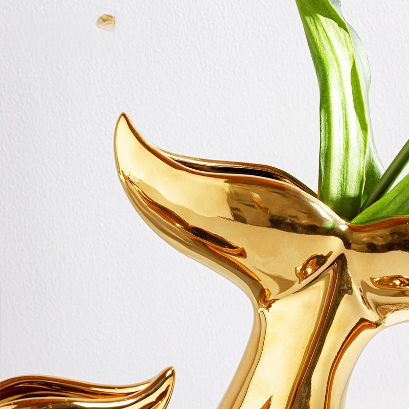 Artesanía de cerámica ballena oro cola simple nórdico Home Hotel Sala decoración TV gabinete suave