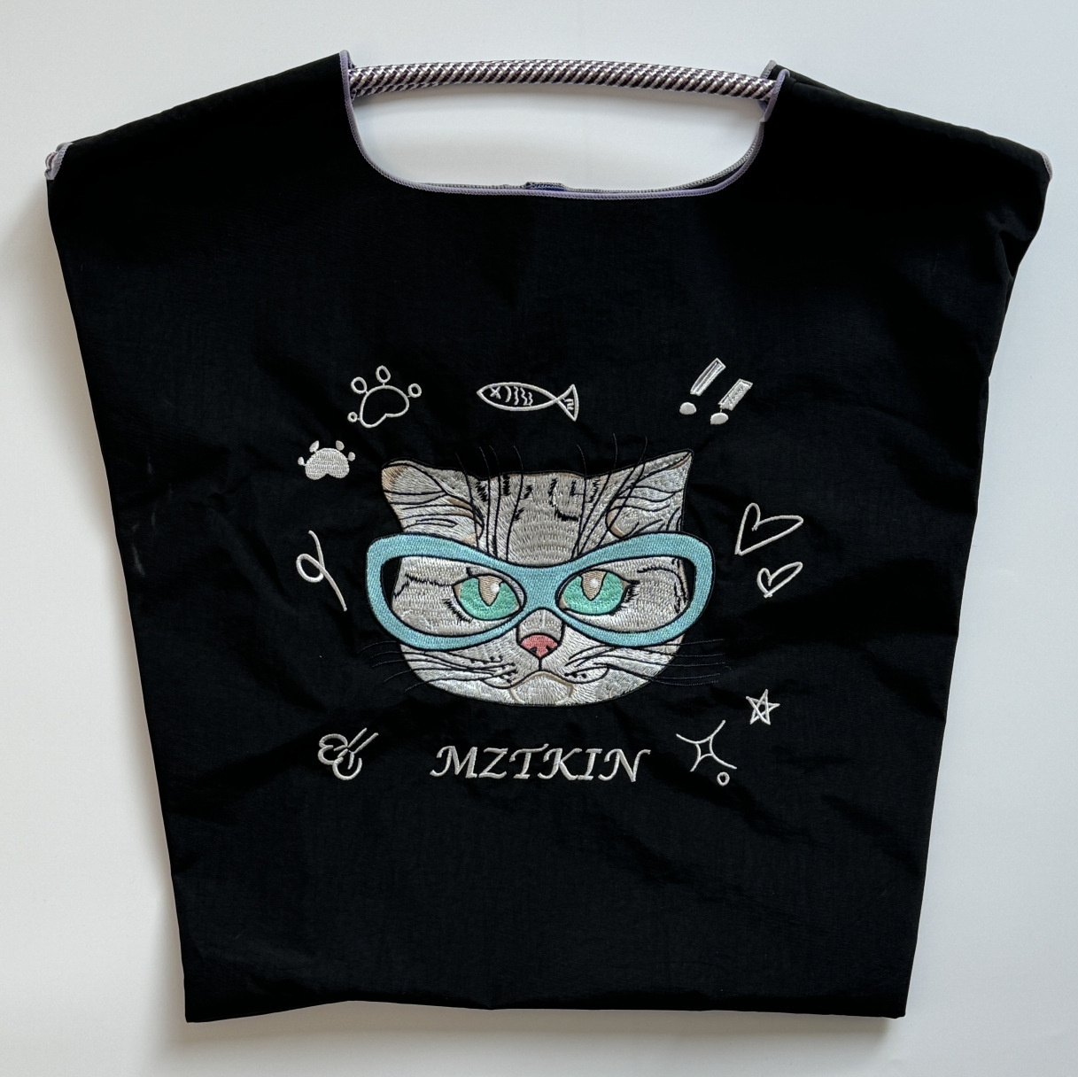 검은 안경 고양이