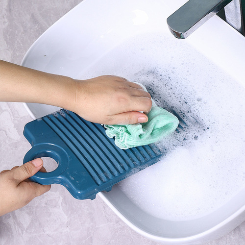 Factory direct sales plastic non-slip mini small washboard for home laundry hand-held washboard hand-held washboard