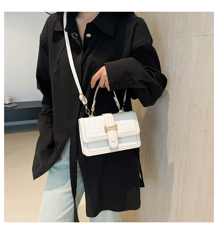 Håndholdt firkantet steinmønster 2024 Ny stil, trendy, eksklusiv, design i liten nisje, fasjonabel enkel kryssskulder_voghion.com