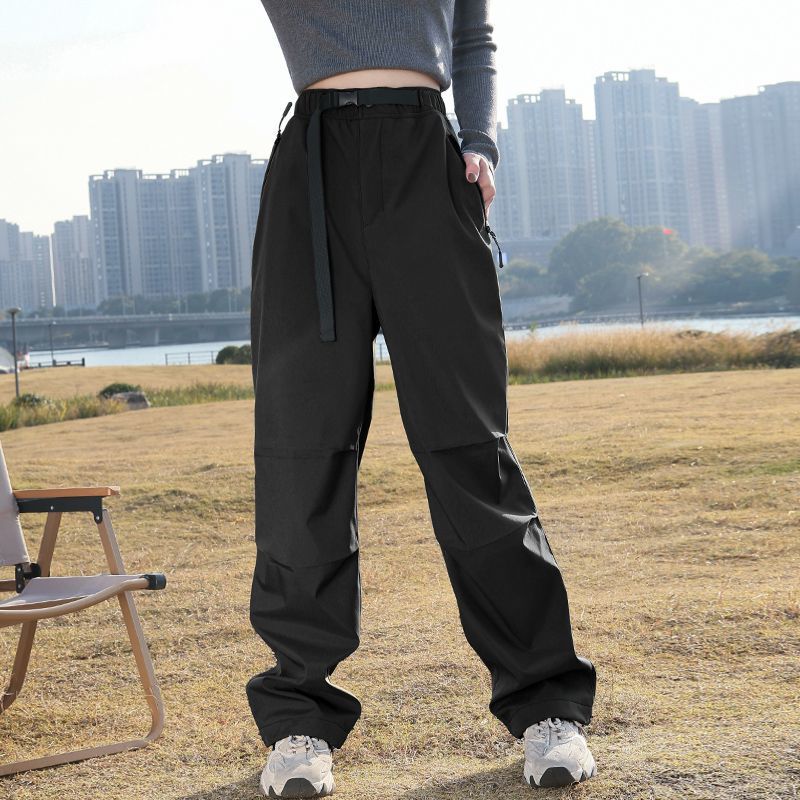 2025 otoño y invierno nuevos pantalones paracaidistas de herramientas al aire libre frescos a prueba de rociadores de agua más vello grueso pareja pantalones casuales versátiles