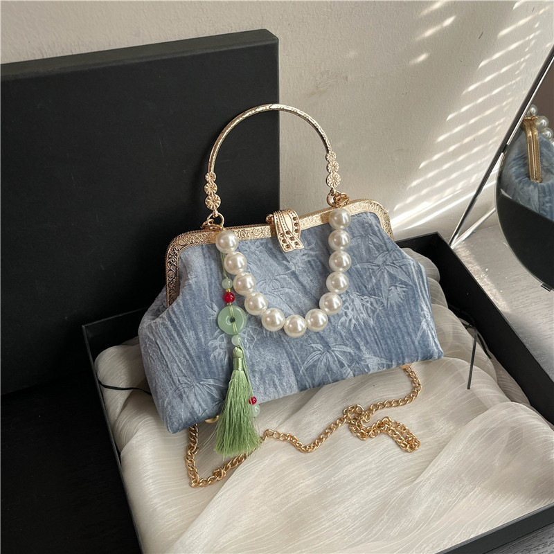 Chinese Style Embroidered Women's Retro Handbag Crossbody Versatile Pearl Evening Chain Tassel Shell Bag_voghion.com