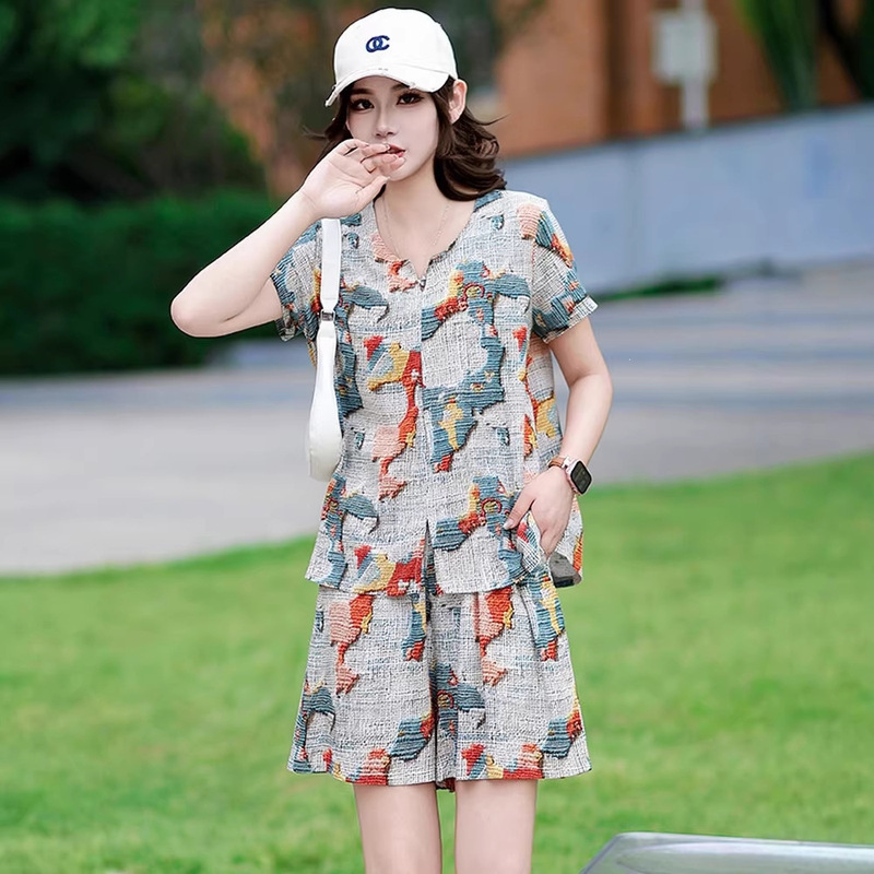 New Cotton Silk Suit for Women, Summer Mom Fashion, Casual High-End Home Wear, Thin Short-Sleeved Two-Piece Set for Outer Wear New Cotton Silk Suit for Women, Summer Mom Fashion, Casual High-End Home Wear, Thin Short-Sleeved Two-Piece Set for Outer Wear