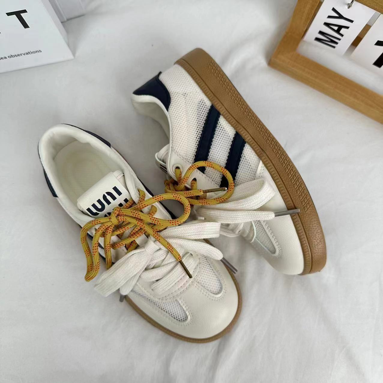 Yuanbo2024 verano nuevo tipo de malla transpirable zapatos blancos de mujer callejera de Hong Kong estilo de entrenamiento de zapatos coreanos zapatos de tablero versátiles image 7