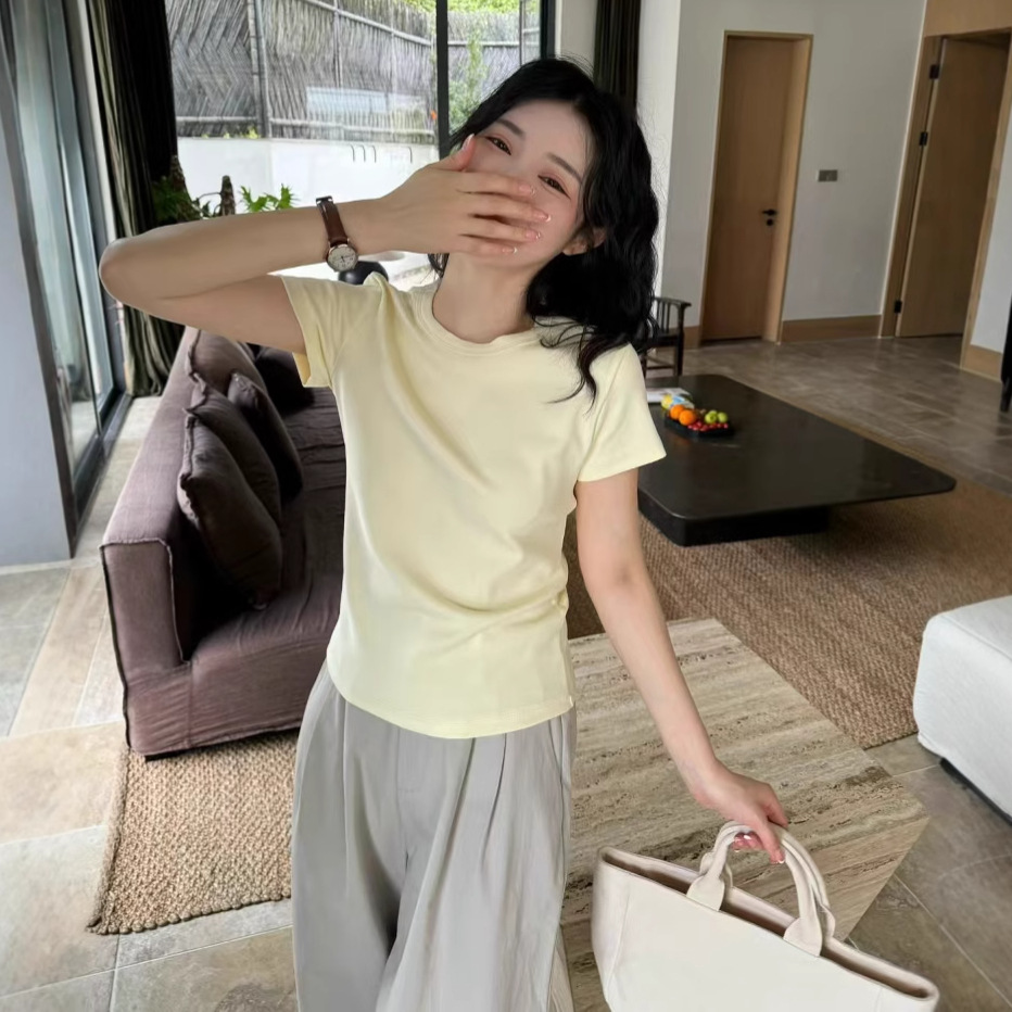 KITTIN coreano simple cuello redondo elástico hombro recto camiseta de manga corta mujer primavera y verano casual todo fósforo delgado top corto