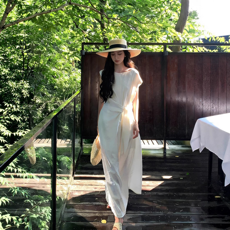 【Early Summer Gardenia】French-Style Elegant White Waist-Cinching Tank Dress for Women, Particularly Beautiful for Spring, with a Cinched Waist