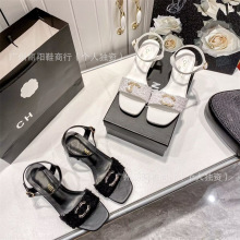 ߶ŮЬ2025СLָиٴһ_һЬŮ⴩߼ЛЬ