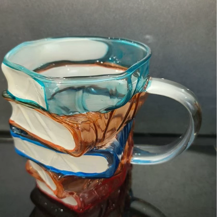 Кружка «Книги» 3D — стопкой, из смолы или стекла, 9×12 см