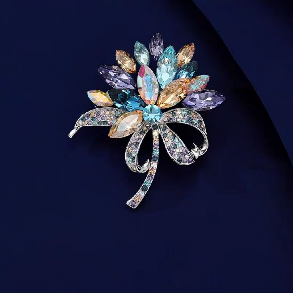 Luxury Colorful Hand-held Flower Brooch High-end Women's Elegant and Atmospheric Crystal Flower Pins Exquisite Suit Accessories Corsage