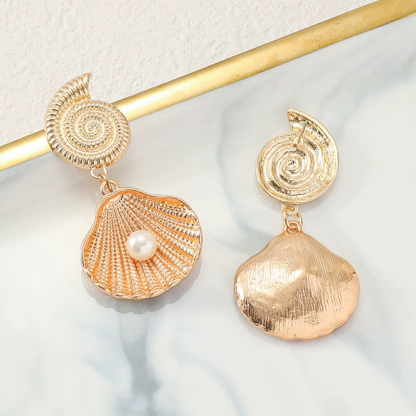 Gold Single Pearl Scallop