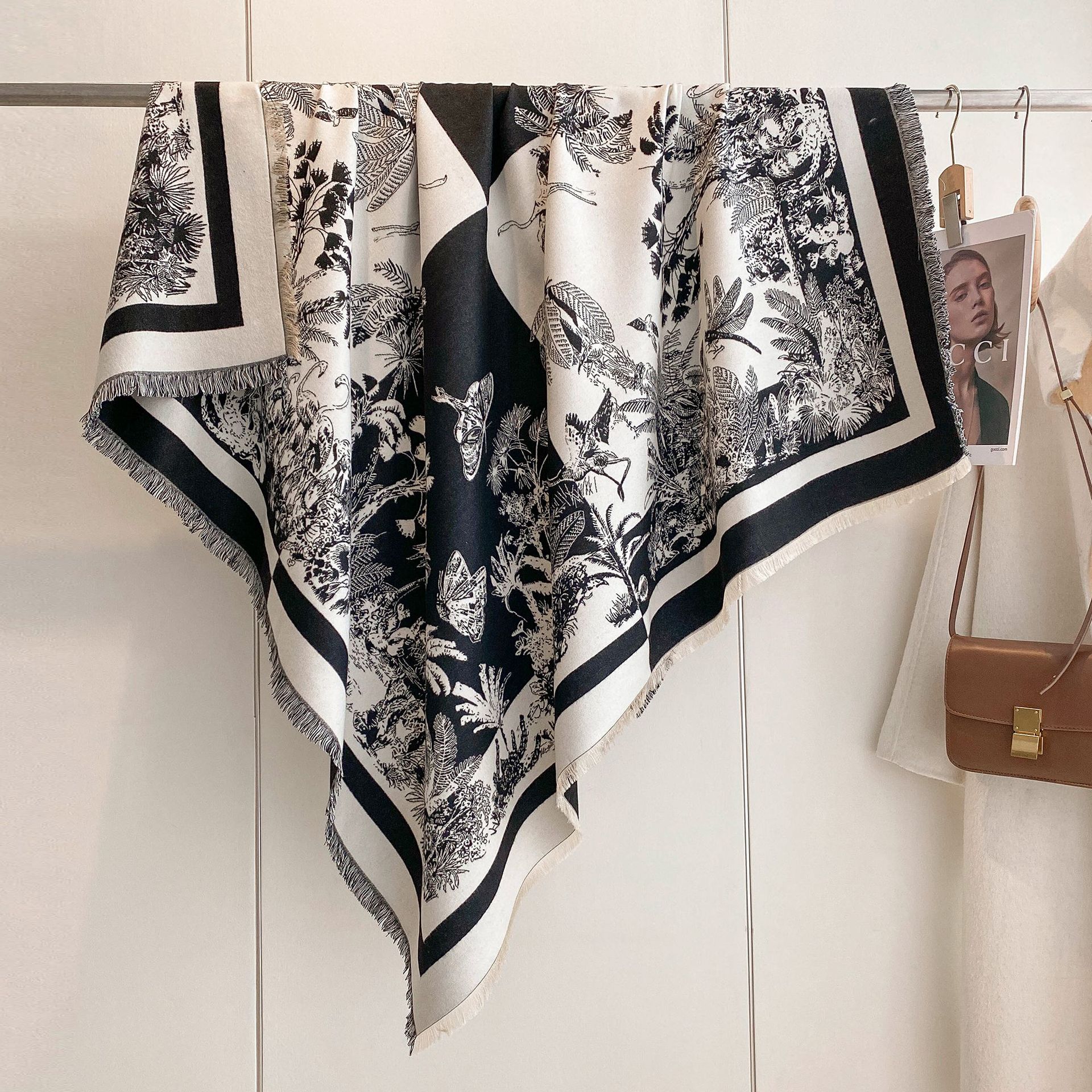 2024 otoño y invierno impresión toallas nuevas mariposas retrógradas elegantes capa decoración chal grueso bufandas cálidas