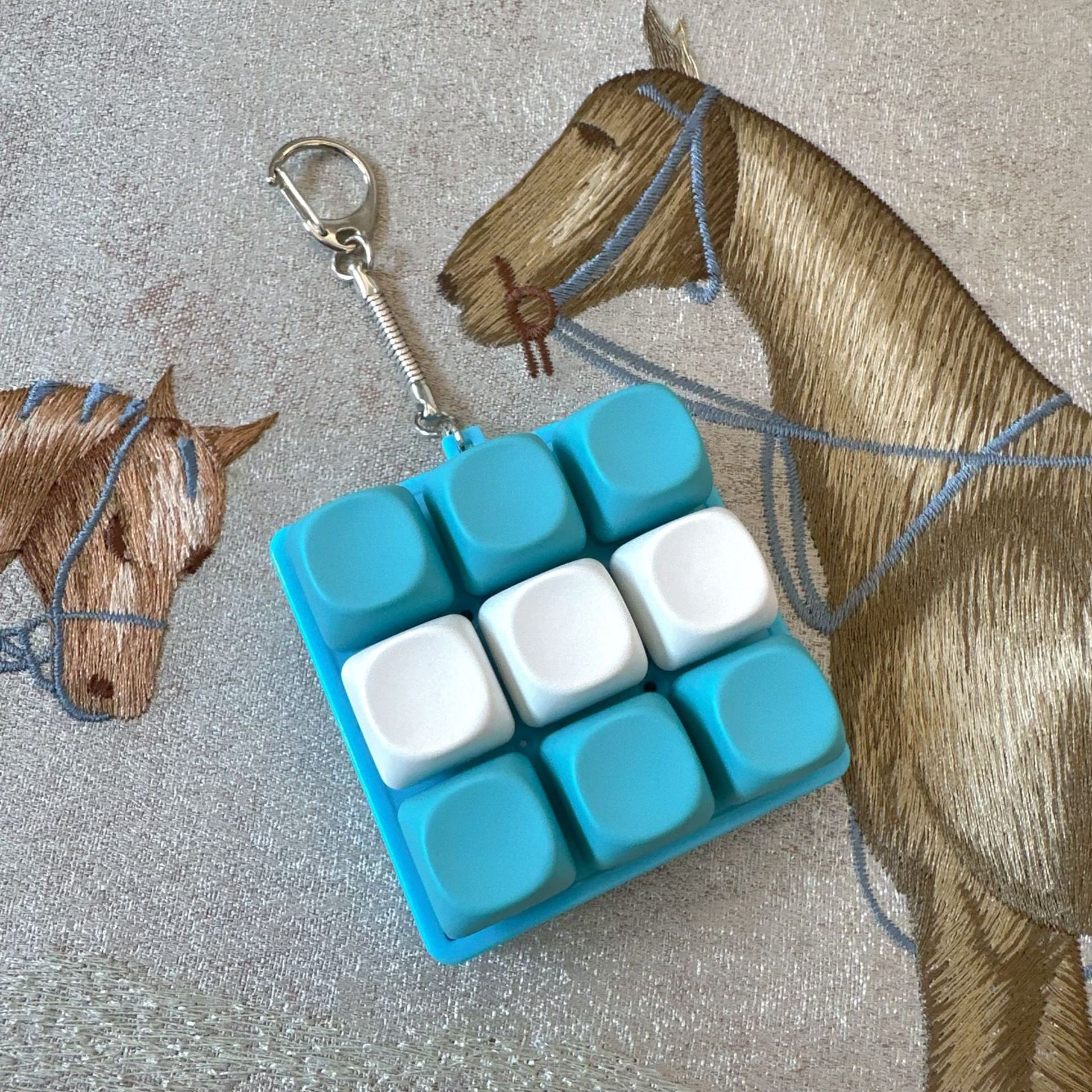 Cross-border Round Cap Decompression Button 9-key Switch Tester Keyboard Cat Keychain Finger Squeeze Stress-relief Toy_voghion.com