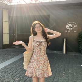 甜蜜度假风小碎花吊带蕾丝花边女休闲百搭连衣裙图片色薄纱修身型