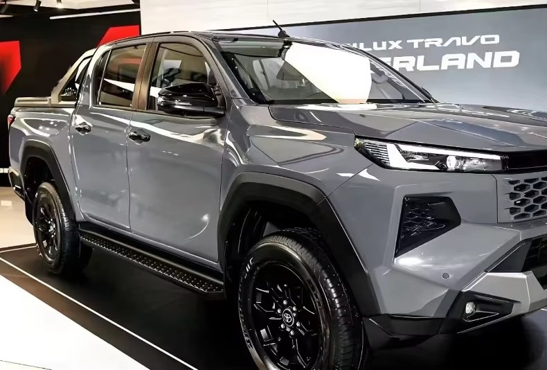 Suitable for 2026 Toyota Hilux Travo four-door rain guards, window rain shields, rain protection modification