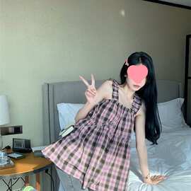 宽松甜美格子背带背心上衣女夏季2026新款小清新减龄边娃娃衫