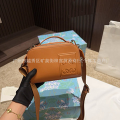 罗家新款真皮男女同款相机包小牛皮压纹斜挎包时尚简约高级感小包