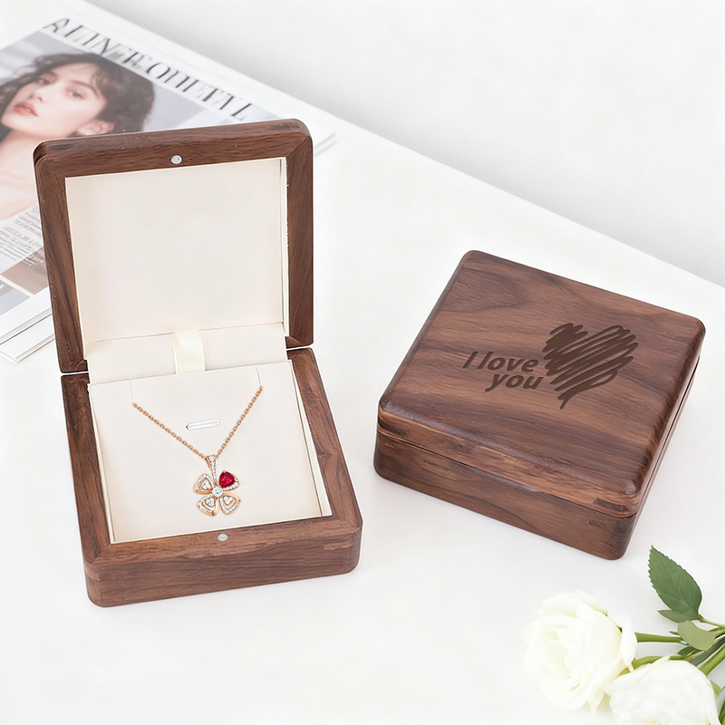 Manufacturer Custom-Made Walnut Wood Necklace Bracelet Storage Box, Fashionable Small Pendant Jewelry Solid Wood Jewelry Box