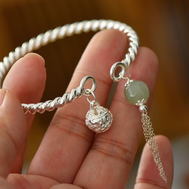 Una borla anillo de un solo paso Palacio Campana pulsera femenina ins nicho diseño estilo chino Bell pulsera novias regalo