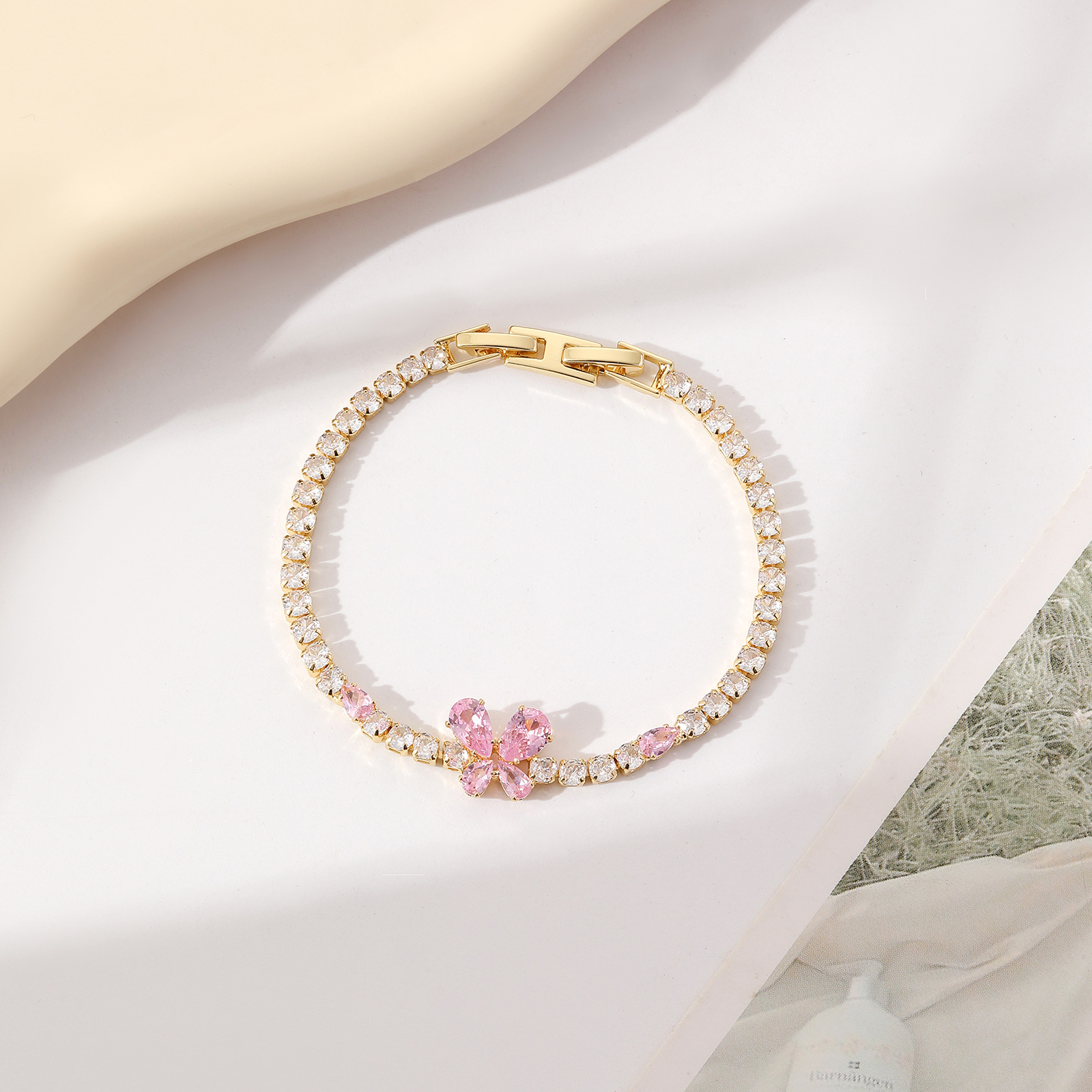 7g Weight Copper Pendant Material Zircon Inlay Material Bracelets Classification Copper Chain Material 1 Piece Quantity Casual, Daily Occasion Copper Material Heart Shape, Bow Knot Pattern Women's Gender Plating, Inlay Design Sweet Style Pink, Gold, Silver Color Copper Plating Inlay Heart Shape Bow Knot Zircon Bracelets 4