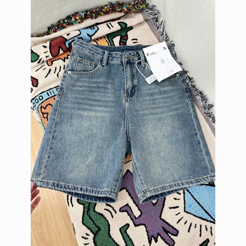 Retro blue wide-leg denim shorts for women, high-waisted, loose-fitting, slimming, suitable for petite pear-shaped figures, straight-leg denim mid-length pants Retro blue wide-leg denim shorts for women, high-waisted, loose-fitting, slimming, suitable for petite pear-shaped figures, straight-leg denim mid-length pants