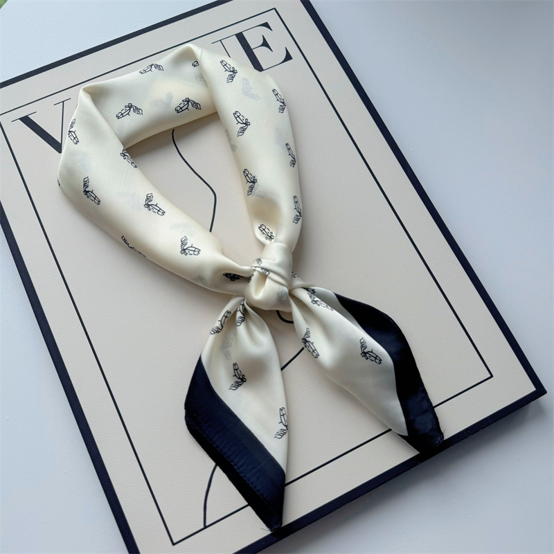 Primavera y verano nueva bufandas de impresión de letras de satén 70 × 70 bufandas de seda pequeñas bufandas cuadradas de alta calidad bufandas de estilo francés