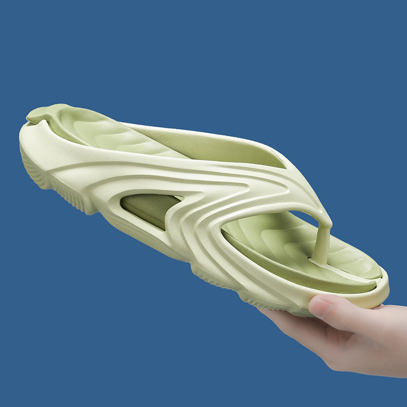 Chanclas de dos colores con sentido de la mierda, chanclas de moda de verano para hombres, sandalias de playa antideslizantes de suela gruesa resistentes al desgaste